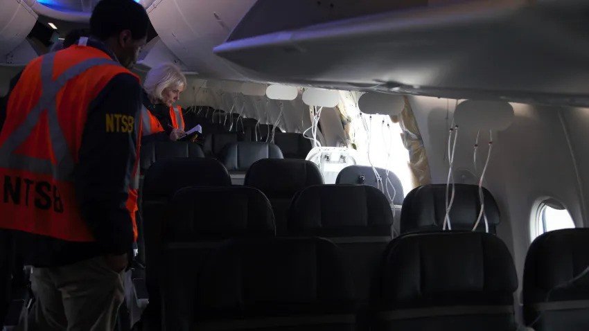 “Boeing 737-Max 9” онгоцонд шалгалт хийж байна
